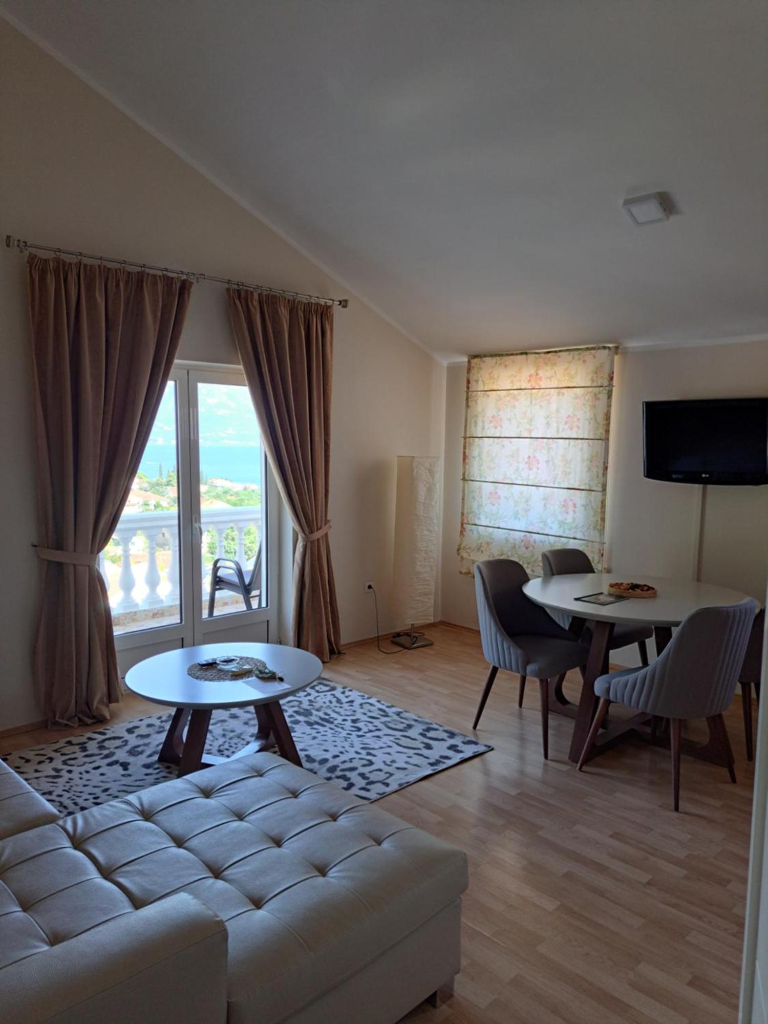 Monte Aria Panorama Suites Herceg Novi Szoba fotó